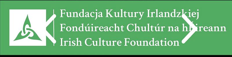 Napis: Fundacja Kultury Irlandzkiej po polsku, irlandzku i angielsku